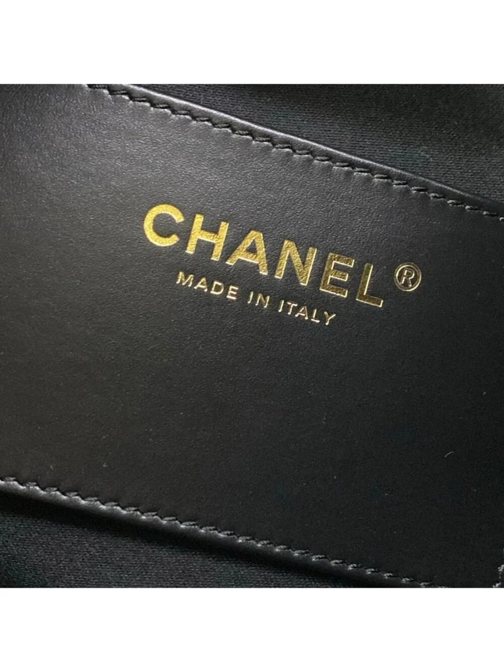Chanel Shoulder Bag 25 Black Chain Vintage Gold Metal